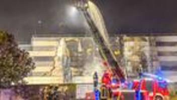 Brände: Brand in Supermarkt-Lagerhalle verursacht hohen Schaden