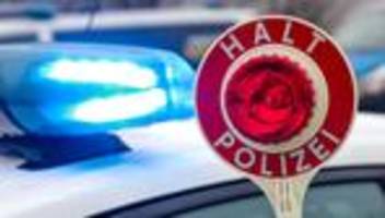 gesundheitliche probleme: ohne führerschein: falschfahrer auf der autobahn gestoppt