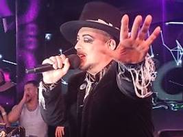 Ich bin nicht anti-israelisch: Boy George gibt beim ESC den Superstar
