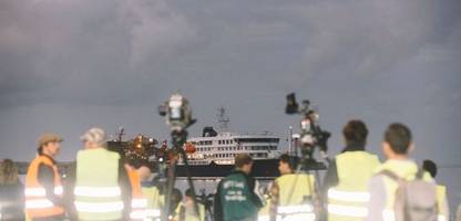 Hantavirus auf der »Hondius«: Einer ruft: »Wenn irgendjemand das Schiff sieht, sagt uns Bescheid!«