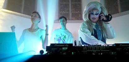 Kirche und queere Community: Pfarrer Tim Lahr wird für queere Partys bedroht