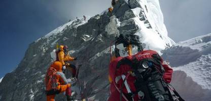 mount everest: wie eine tragödie den alpinismus am höchsten berg der erde veränderte