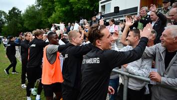 oberliga hamburg: etsv hamburg holt titel – und vermeidet absturz in kreisklasse