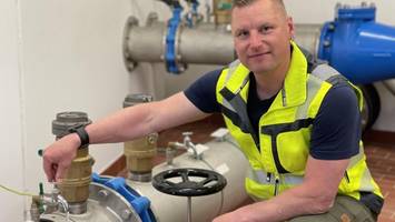 stadtwerke spülen 70 kilometer trinkwassernetz in ganz barmstedt