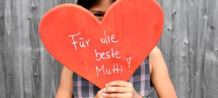 liebeserklärung an die mama: hier verraten promis, was ihre mütter so besonders macht