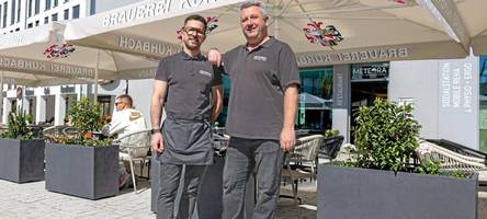 „Umzug war beste Entscheidung“: Warum diese griechischen Wirte sich in Lechhausen so wohlfühlen