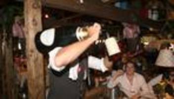 Oktoberfest 2026: München verbietet Schampus-Duschen auf der Wiesn