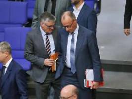 Nach Scheitern im Bundesrat: Bundesregierung hält an der Idee einer Entlastung fest