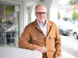 Ob das wirklich gut ankommt?: Karl-Heinz Rummenigge macht überraschenden VAR-Vorschlag