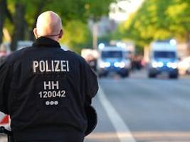 Offenbar Bombenanschläge geplant: 17-jähriger IS-Anhänger in Hamburg wegen Terrorverdachts festgenommen