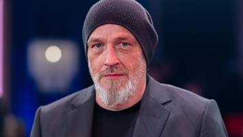 „Hoffentlich werde ich dieser Sache Herr“: Torsten Sträter gibt Update nach Tumor