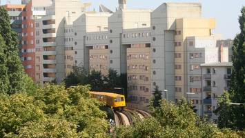 taskforce greift in kreuzberger horrorhochhaus durch: zeigen maßnahmen wirkung?