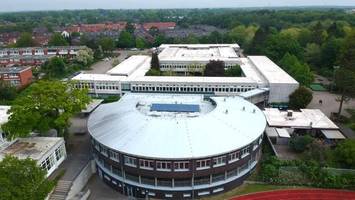beschlossen: stadt wird gymnasium harksheide samt festsaal abreißen