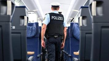 Im ICE nach Hamburg: Mann brüllt Nazi-Parolen und droht Fahrgast Gewalt an