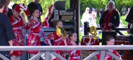 Großer Ansturm auf dem Japanischen Frühlingsfest in Augsburg