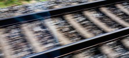 S-Bahn bei Taufkirchen kollidiert fast mit Seniorin – Schaffner kommt einen Meter vor ihr zum Stehen