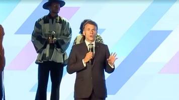 wütender macron maßregelt publikum bei afrika-gipfel