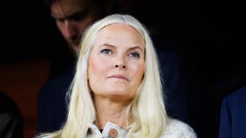 „Sie sollte nicht dort sein”: Zweifel an Mette-Marits Auftritt auf dem Palastbalkon