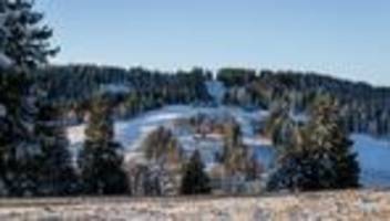 Wenige Zentimeter: Eisheilige bringen Schnee in den Schwarzwald