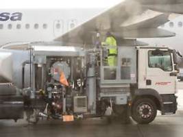 Halten Airlines nicht lange durch: Während der Kerosinpreis explodiert, sinken die Flugpreise in Europa