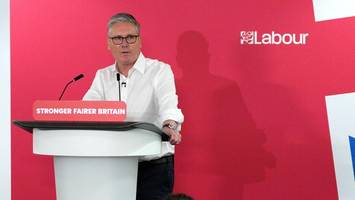 Großbritanniens Premier Keir Starmer will weitermachen – trotz Wahlniederlagen
