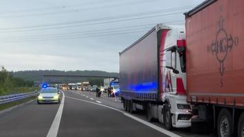 Lkw-Unfall auf der A1 sorgt für 12 Kilometer Stau – dann kracht es auf der A7