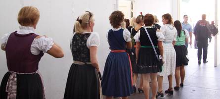 „Das ist so offensichtlich unfair“: Grüne wollen Wartezeiten vor Frauentoiletten verkürzen