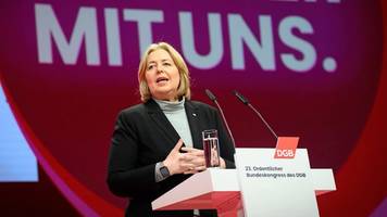 beifall-panne bei bas-rede: „eigentlich kein grund für applaus“