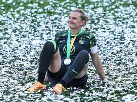 alexandra popp im dfb-pokalfinale: zum abschied noch mal ihr baby abholen