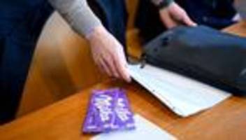 mogelpackungen: neue milka-verpackung mit weniger inhalt darf nicht verkauft werden