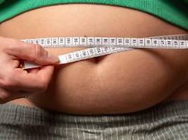 adipositas spaltet die welt: fettleibigkeit geht zurück - aber nur in reichen ländern