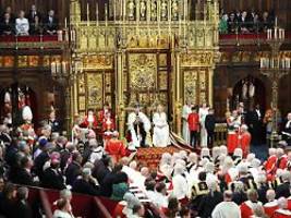 wird premier starmer gestürzt?: revolte-spekulationen überschatten king's speech in london