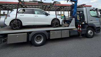 irre raserei auf berliner autobahn: polizei beschlagnahmt zwei fahrzeuge