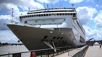 Wieder ein Kreuzfahrtschiff unter Quarantäne – 90‑jähriger Passagier tot