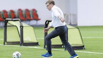 Außenminister im Hertha-Trikot: Wadephul mit Liebeserklärung an die „Alte Dame“