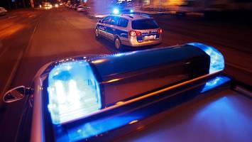 polizeiwagen rasen mit blaulicht durch ottensen – alter streit eskaliert