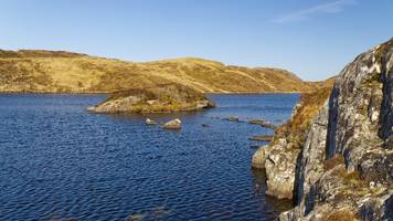 archäologen entdecken 5000 jahre alte fundamente einer prähistorischen künstlichen insel