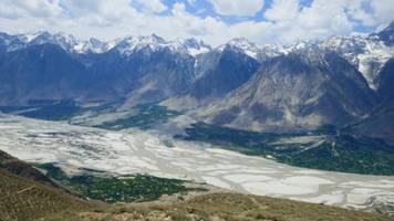 „Bedeutende Effekte für Wasserversorgung”: Das Himalaya-Gebirge verändert seine Farbe – und Forscher sind in Sorge