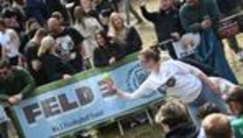 Besonderer Wettstreit: Trinkspiel für den guten Zweck - Flunkyball-WM in Elmshorn