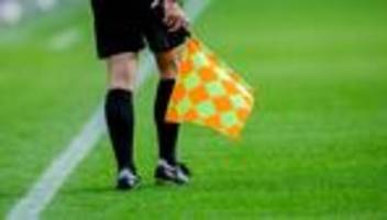 Gewalt im Fußball: Schlag gegen Linienrichter: Spiele in Thüringen abgesagt