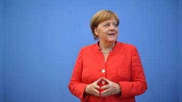 Angela Merkels bunte Blazer in der Altkleidertonne