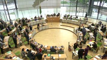 brandmauer fiel: im entscheidenden moment standen grüne auf