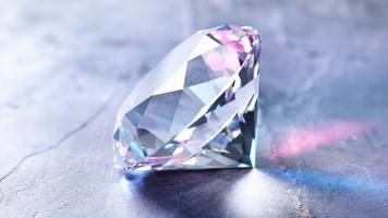 „Moment des Lichts”: Frau findet weißen 3,09-Karat-Diamanten in Park