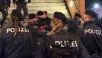 ESC in Wien: Polizei nimmt 14 Aktivisten vor Eurovision-Finale fest