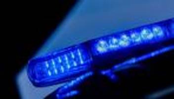 Knall mitten in der Nacht: Hauseingang bei Explosion in Düsseldorf beschädigt