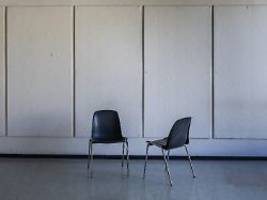 Gesund trotz Bürojob: So schädlich ist ständiges Sitzen - und das hilft wirklich
