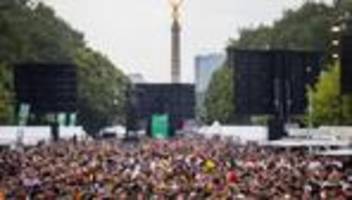 wm in kanada, mexiko und den usa: keine fanmeile während fußball-wm am brandenburger tor geplant
