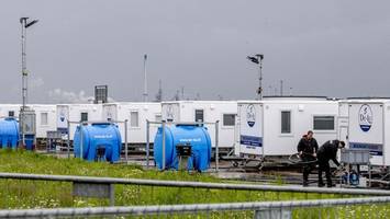 „Hondius“ läuft in Rotterdam ein – Hafen errichtet Quarantänedorf