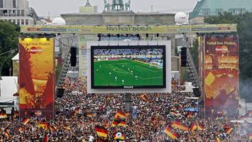 Fanmeile am Brandenburger Tor? Lasst das Sommermärchen endlich los!