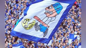 1860 blamiert bayern: fünf fiese banner-aktionen zwischen bvb- und schalke-fans
